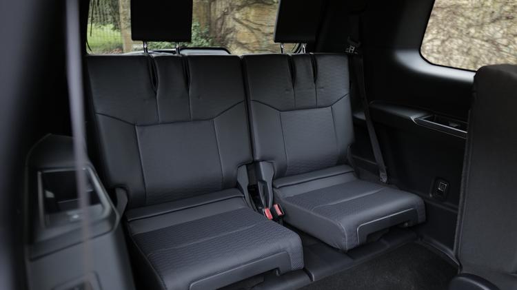 TOYOTA LAND CRUISER DIESEL SW 2.8 D-4D 205 Invincible 5dr Auto [7 Seat]